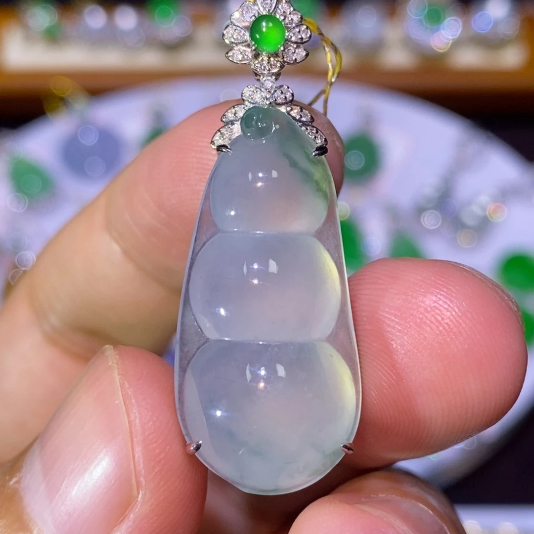 【闪购商品】颈饰18K金镶嵌翡翠