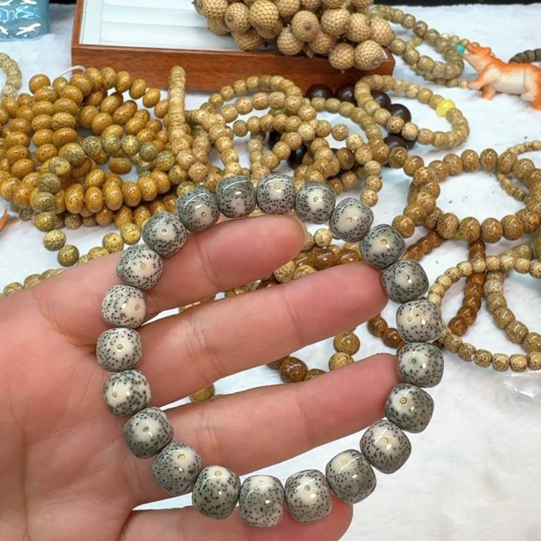 吊坠星月菩提石玉料