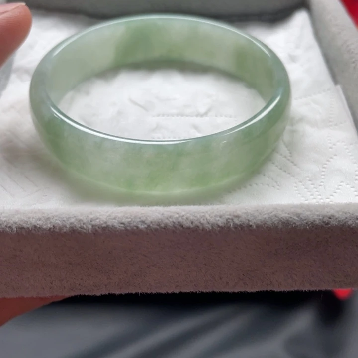 翡翠未镶嵌手镯手镯