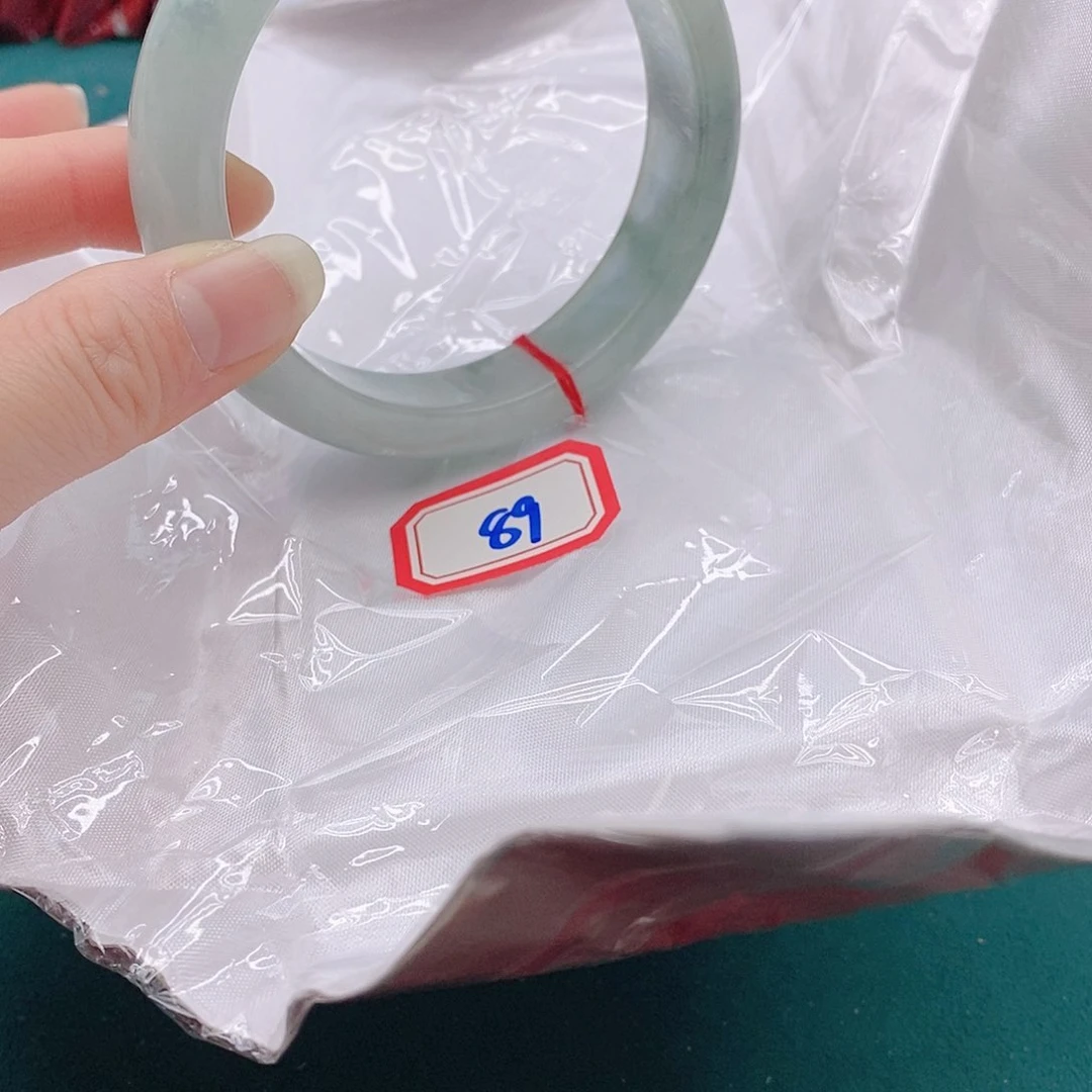 翡翠手镯未镶嵌J*U899999999