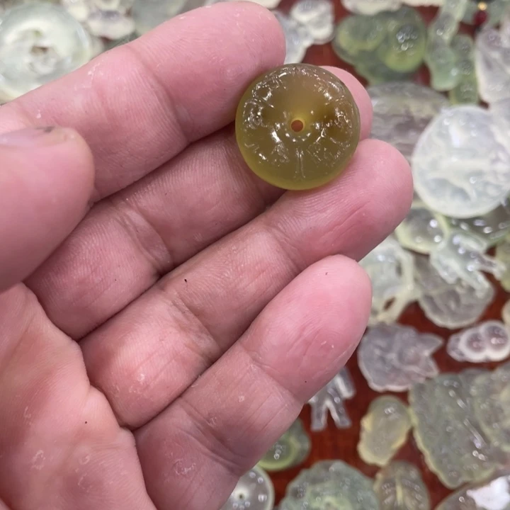 蛇纹石玉合金颈饰