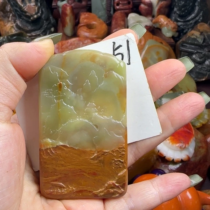 透闪石质玉未镶嵌珠宝奇石