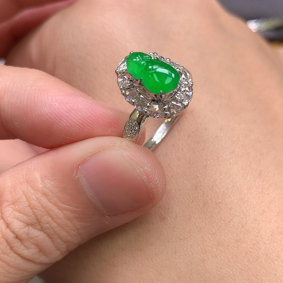 翡翠18K金镶嵌戒指