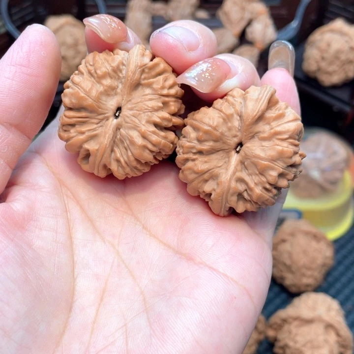 官帽异型3.7全品无修。