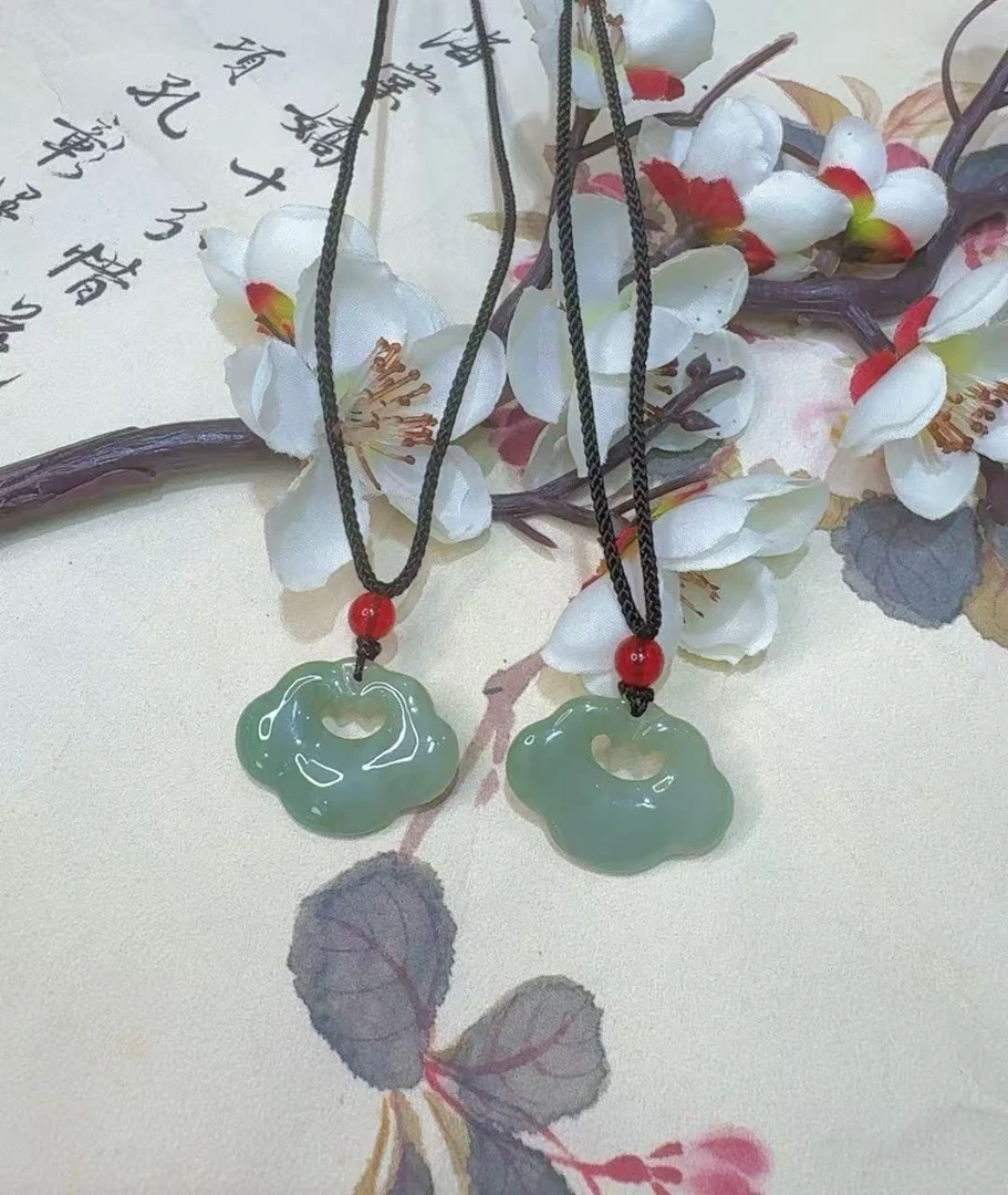 天然翡翠A货如意锁(多样性发货发其一)宽27-30高25+厚5-7黄