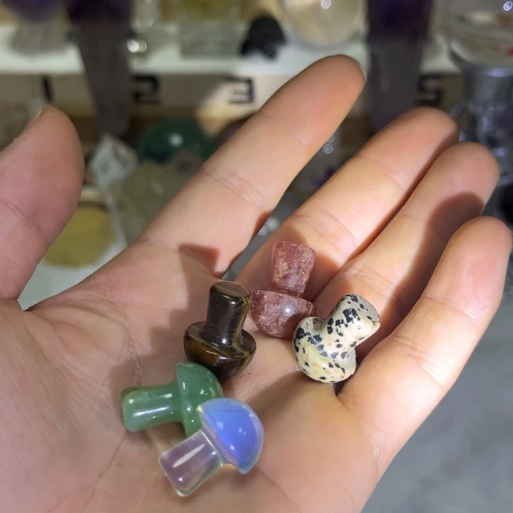 未镶嵌水晶大型摆件（非配饰）