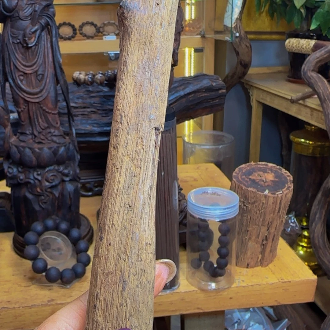 蓝***朵藤类降真香原木直发