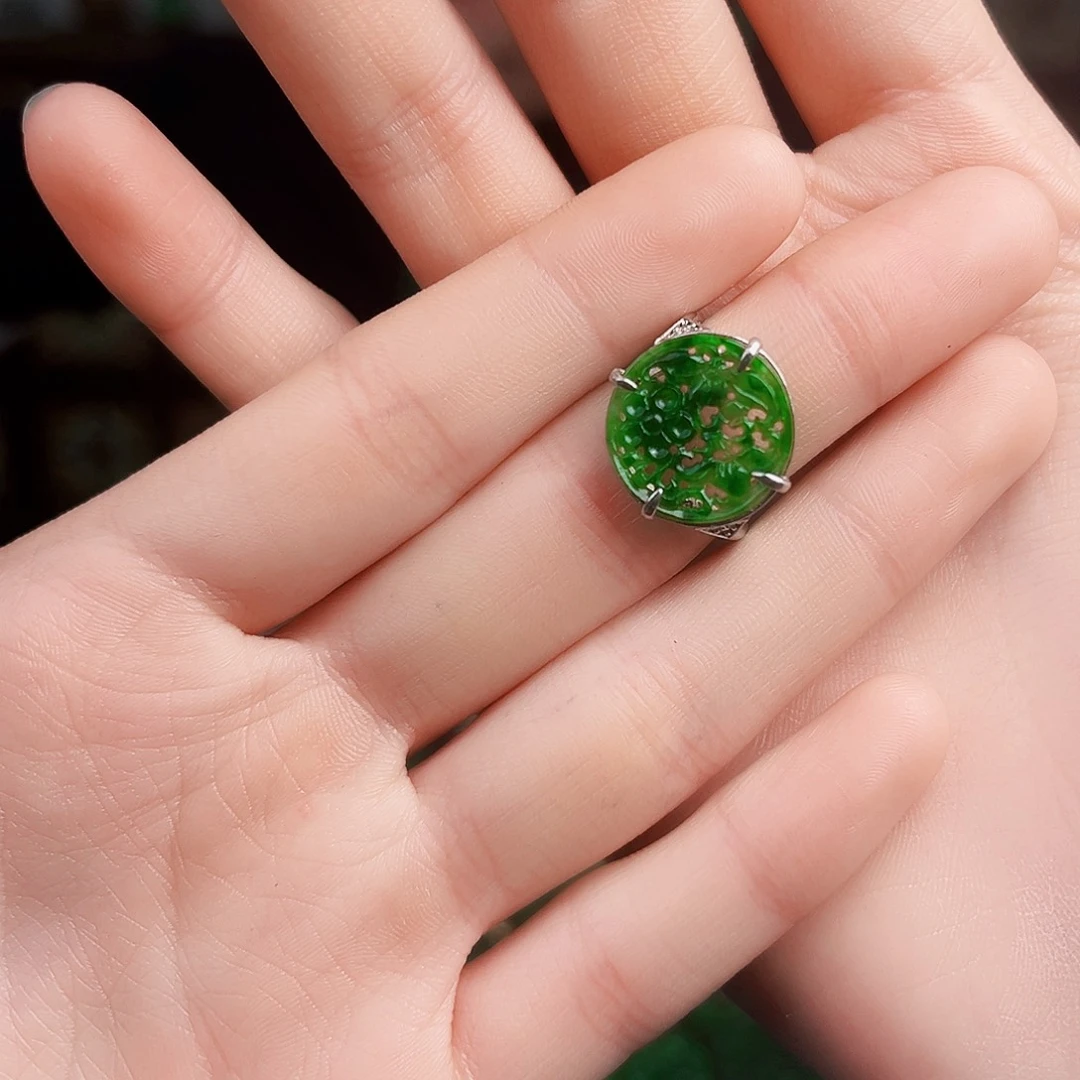 颈饰未镶嵌翡翠多样性