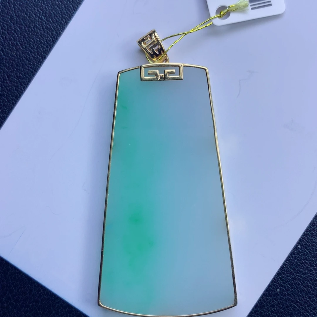 翡翠未镶嵌颈饰无事牌