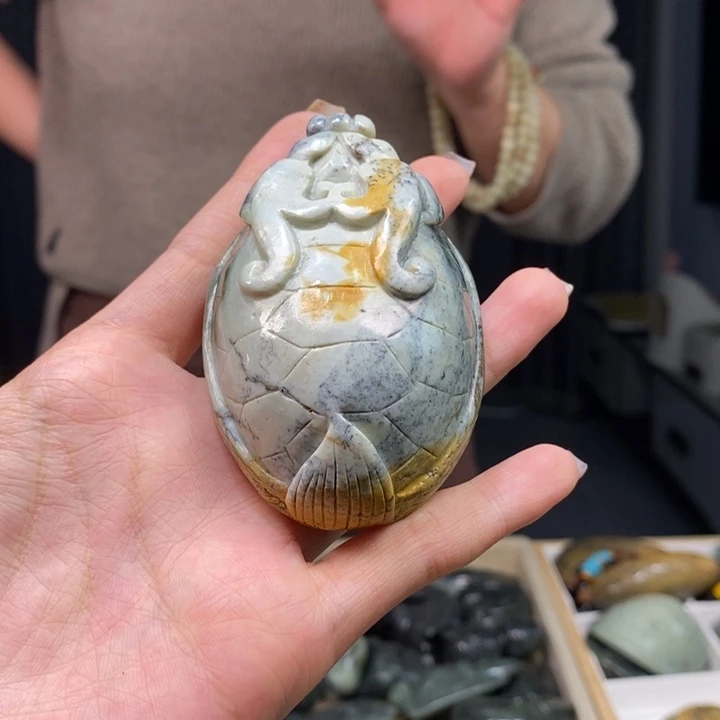 岫岩河磨玉（透闪石质玉）颈饰未镶嵌
