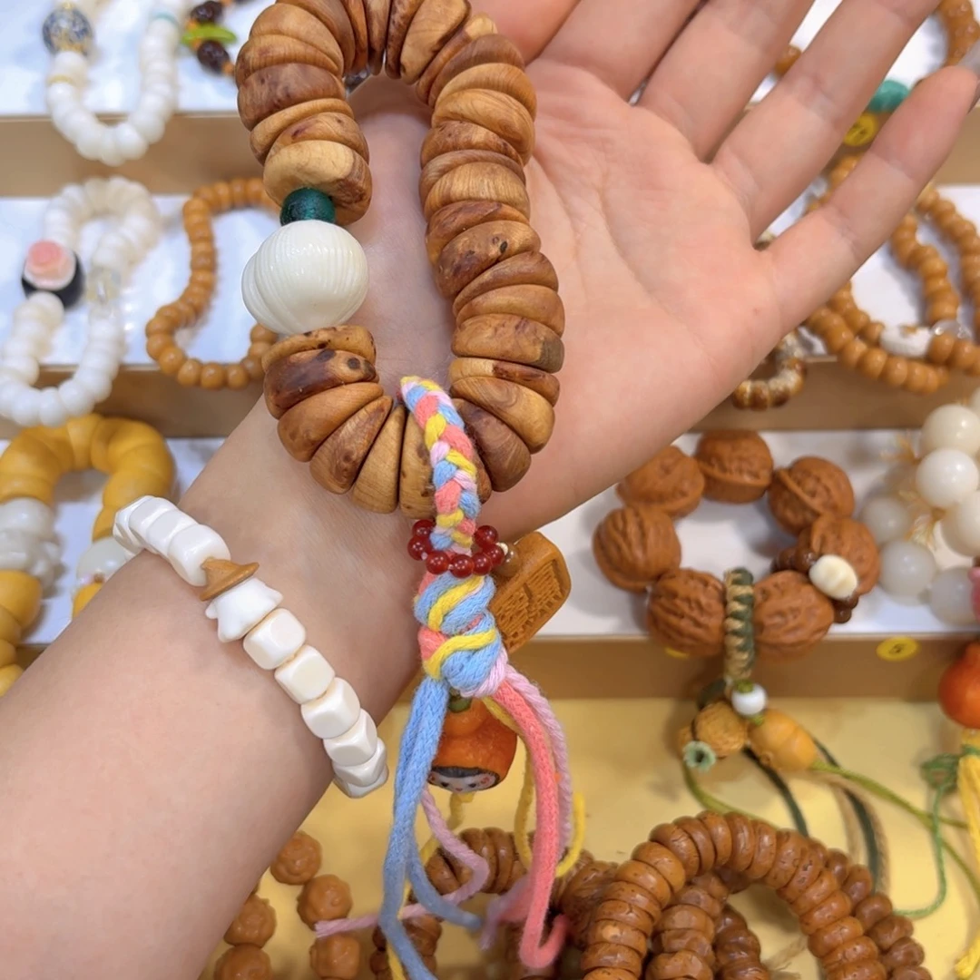 星月菩提吊坠崖小柏