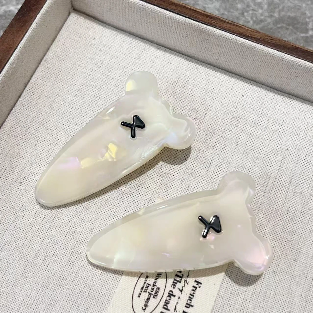 时尚醋酸个性小熊侧边夹J1612