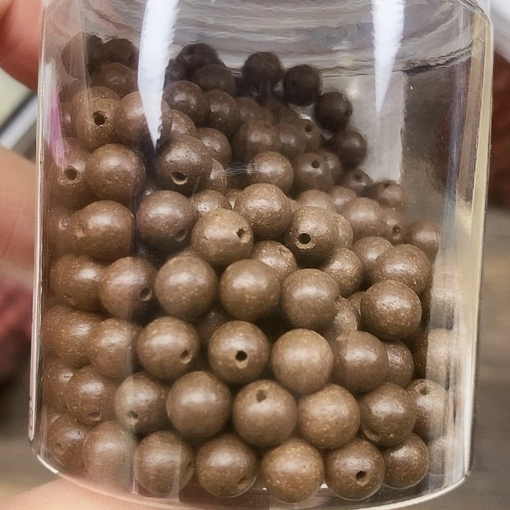 新清远0.6天然合香珠到手300颗打底微瑕