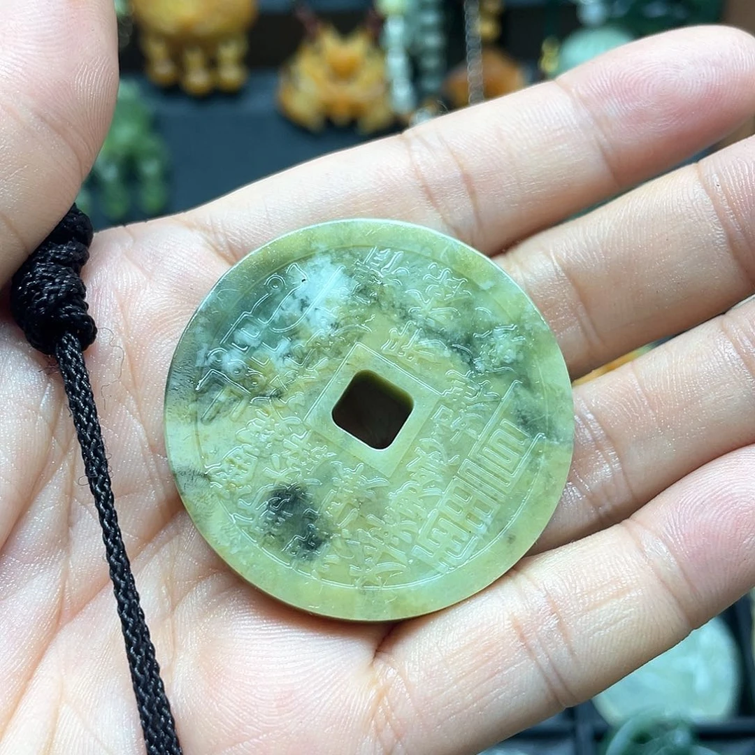 未镶嵌蛇纹石玉颈饰