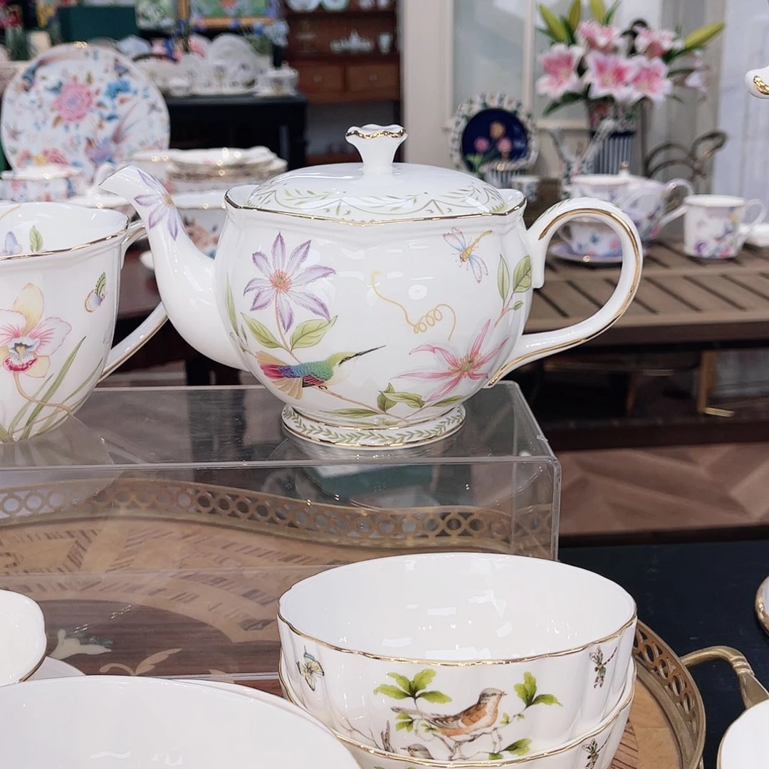 杨***阳骨瓷壶壶——————————————————