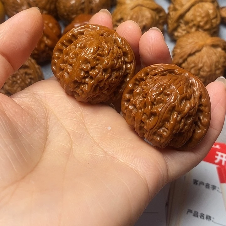 吊坠文玩核桃大*白狮