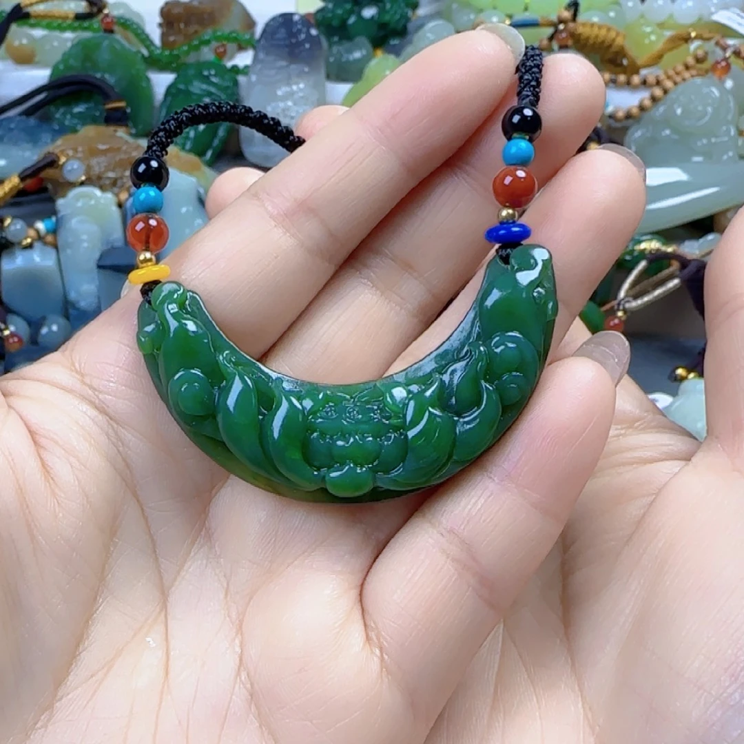 十***）和田玉未镶嵌颈饰