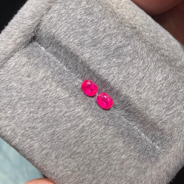 0.83克拉天然缅甸鸽血红宝石耳钉料颜色鲜艳夺目火彩璀璨闪亮定制