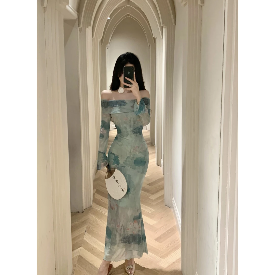 新中式一字肩网纱长袖连衣裙秋季修身包臀鱼尾长裙多巴胺服装女