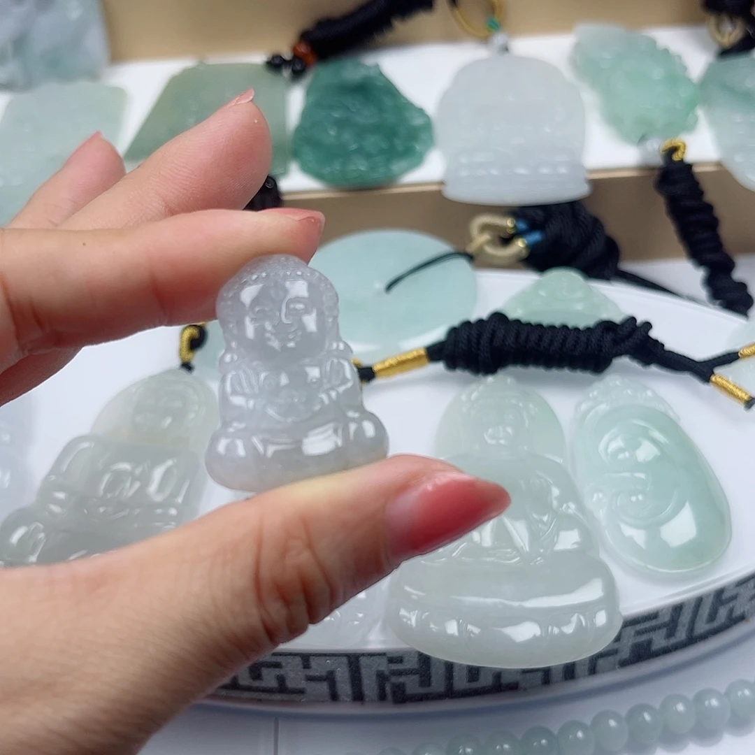 翡翠未镶嵌颈饰