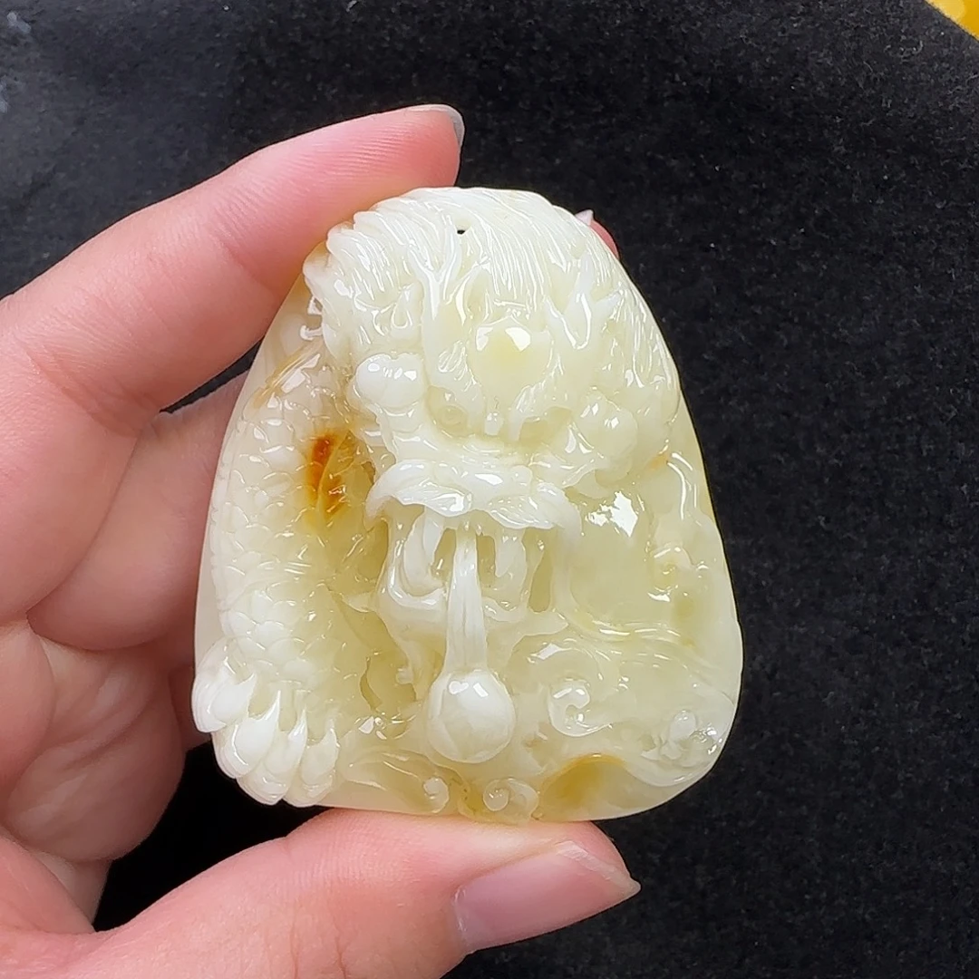 蜜蜡未镶嵌珠宝奇石