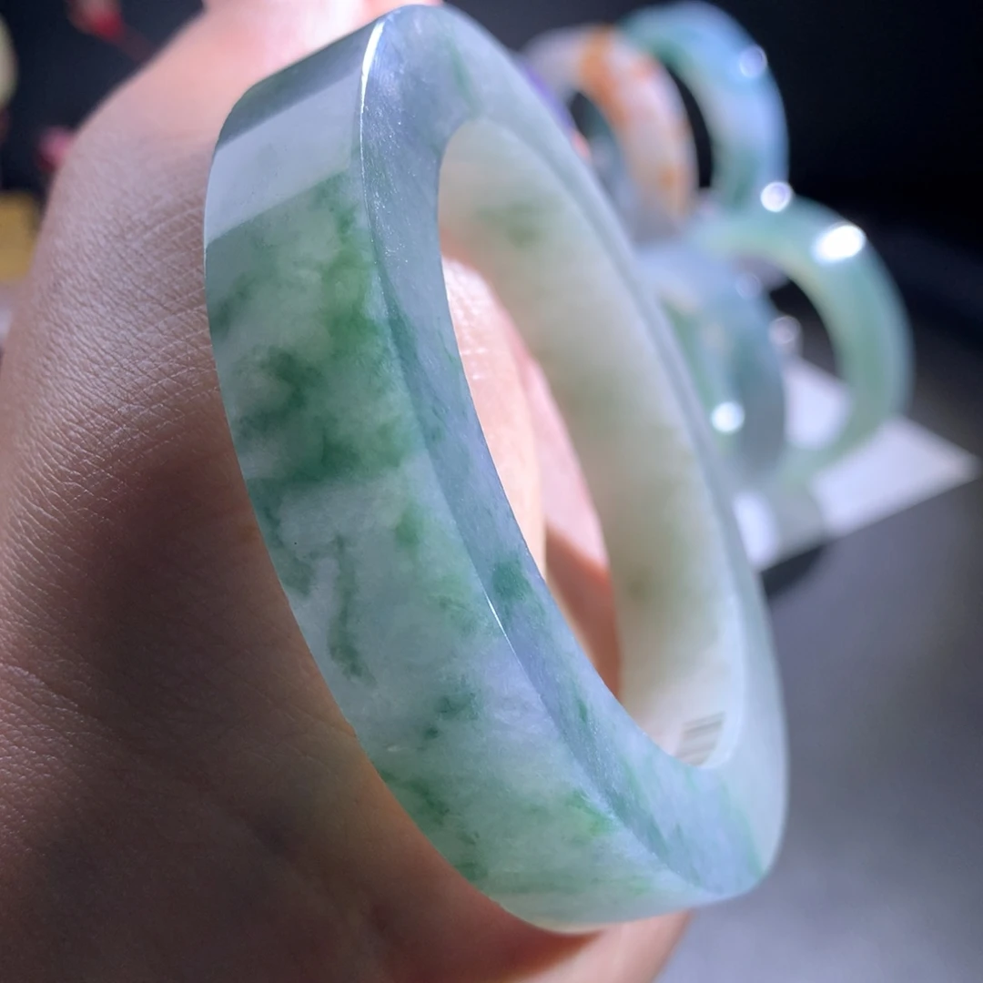 定制翡翠未镶嵌手镯