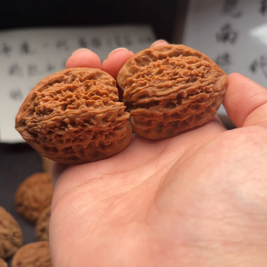 郭***岁核桃卡扣，南疆全品