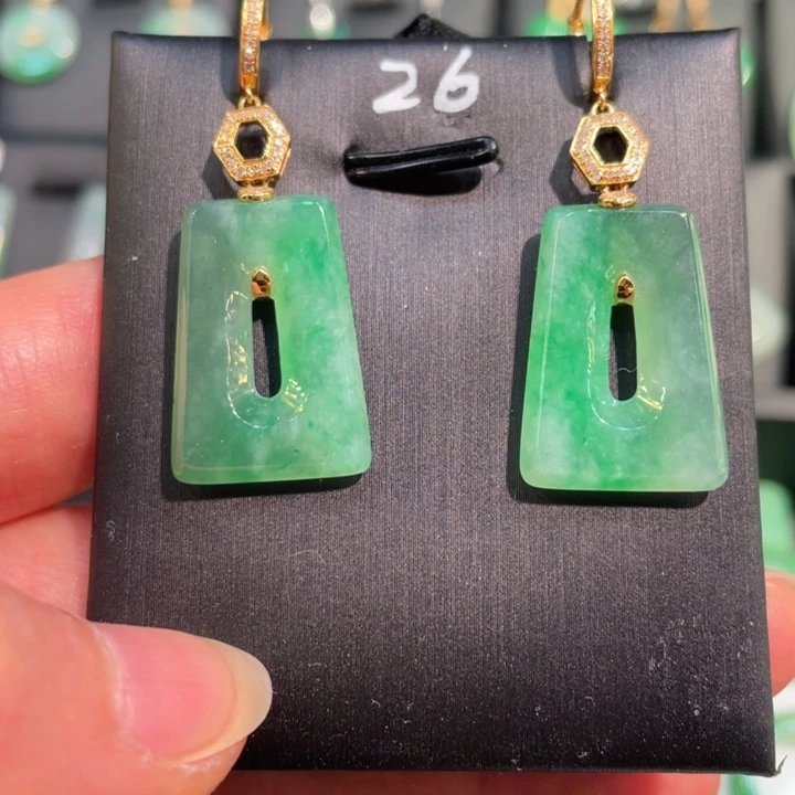 英***^翡翠18K金镶嵌耳饰方糖