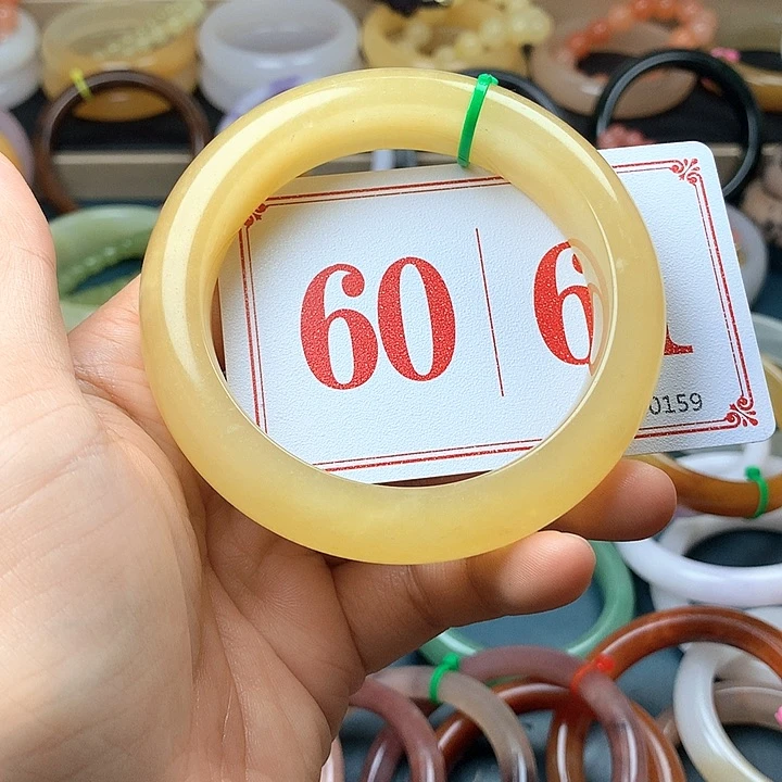 石英质玉（黄龙玉）未镶嵌手镯