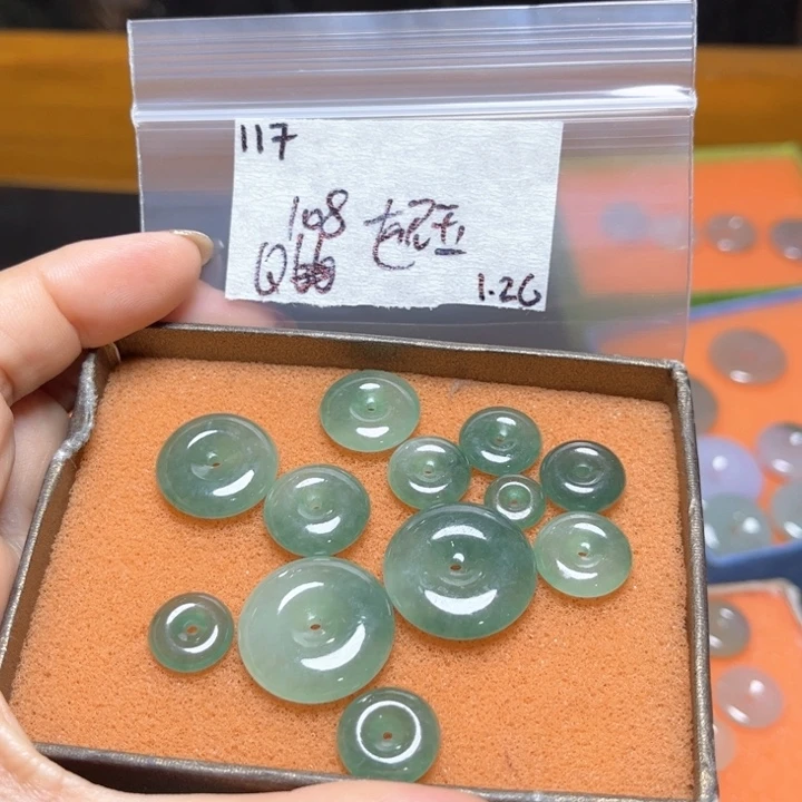 定制翡翠未镶嵌超****）不