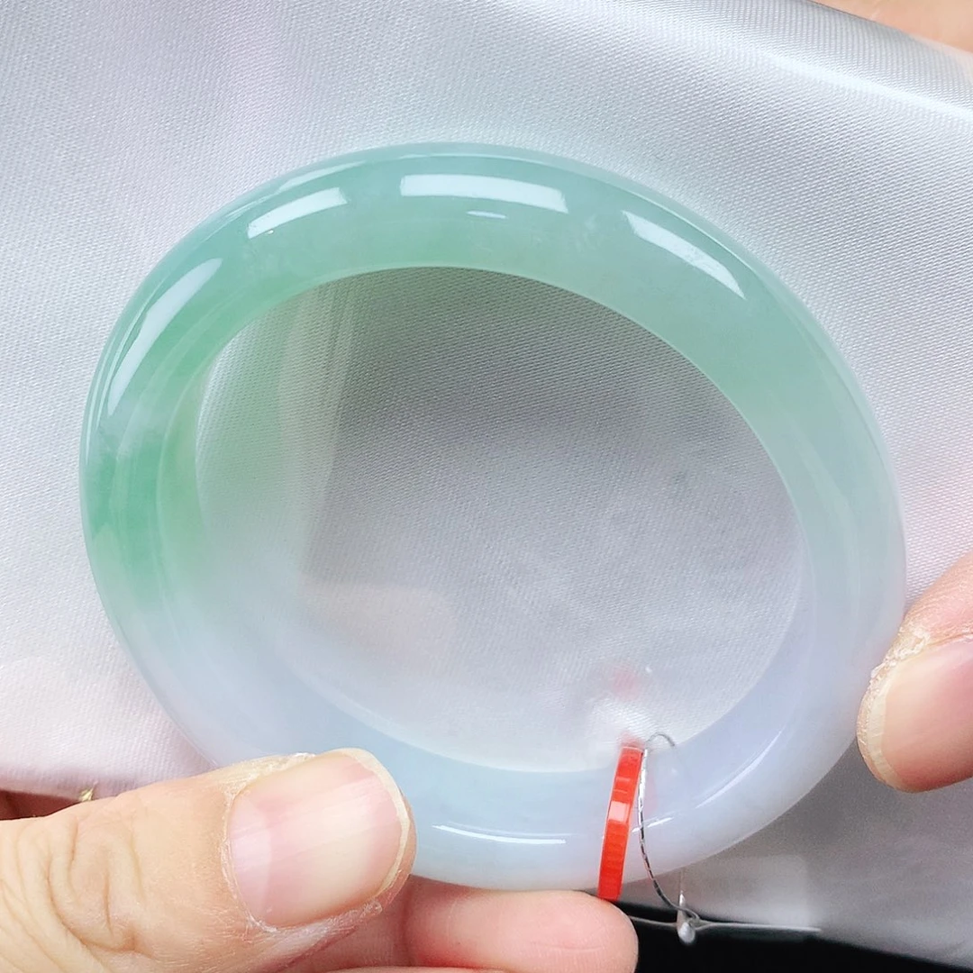 翡翠手镯未镶嵌54贵