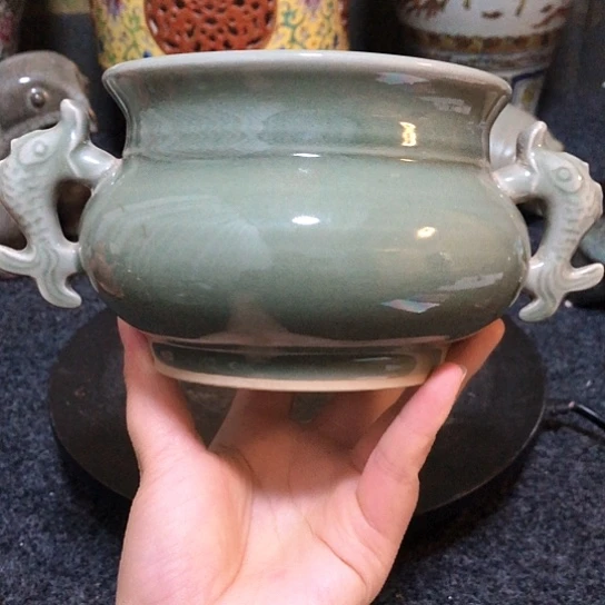 龙泉窑双鱼一件,品相完好