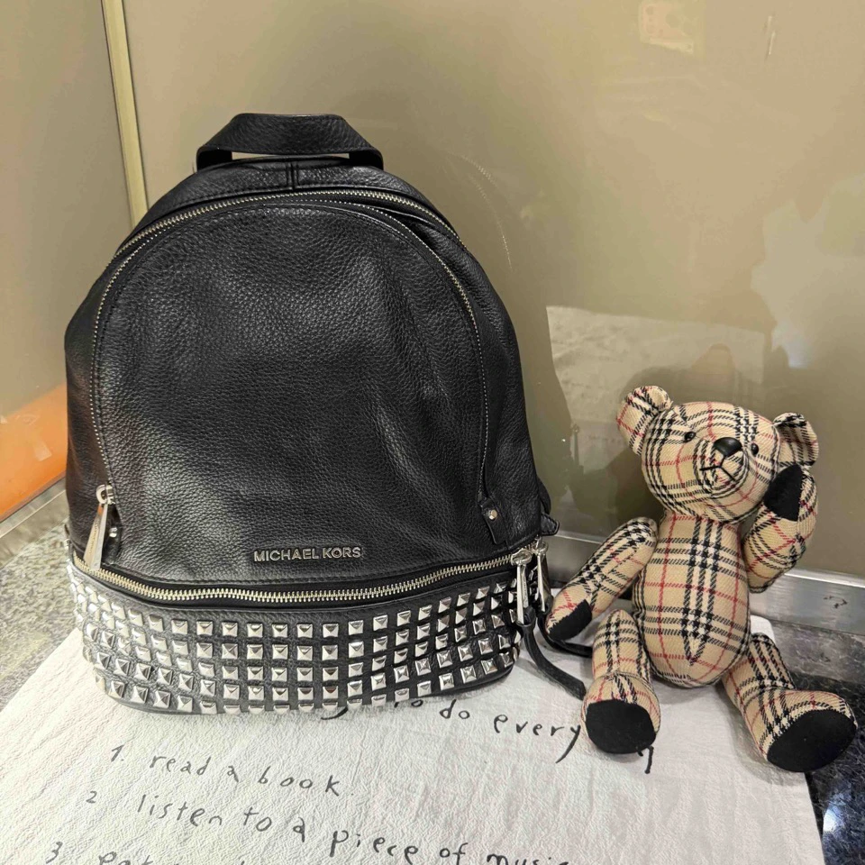 95新 MICHAEL KORS/迈克高仕 铆钉全皮小号双肩包/7819