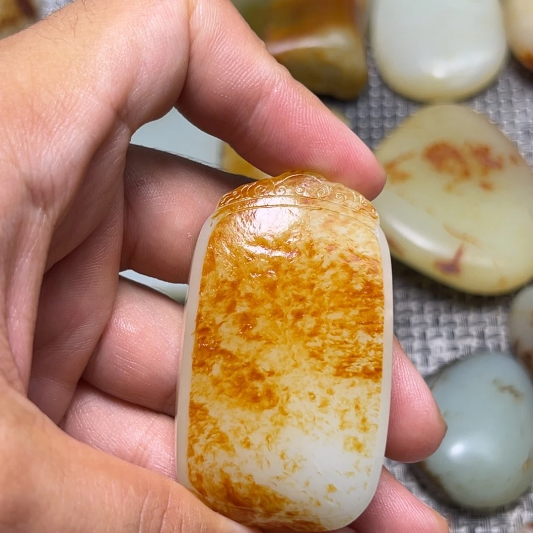 未镶嵌和田玉定制和田玉春**云