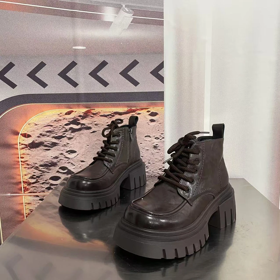 2029-26新款2025单里精品百搭潮流马丁靴中筒烟筒黑色女士春秋