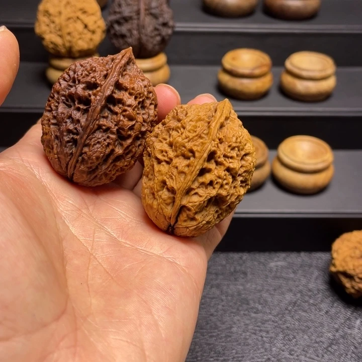 文玩核桃吊坠F宝瓶37