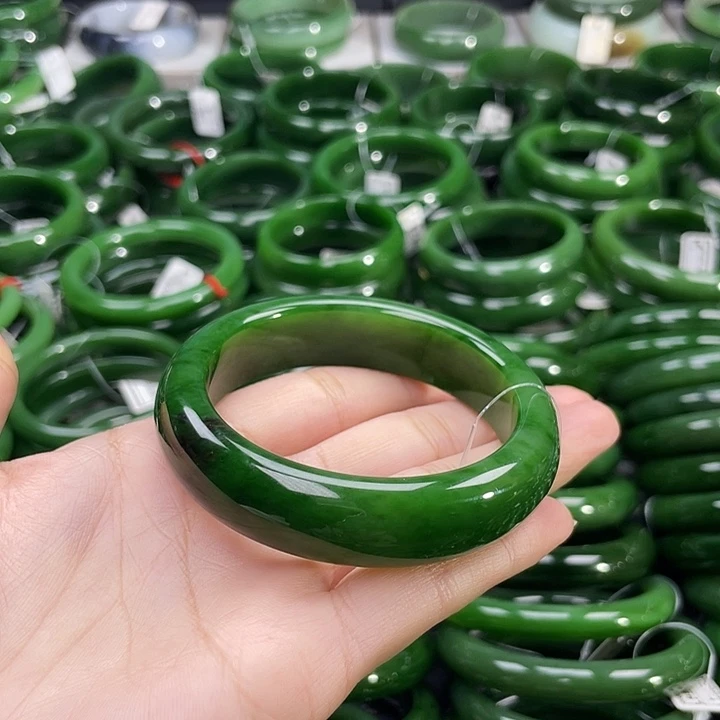 未镶嵌手镯和田玉（碧玉）