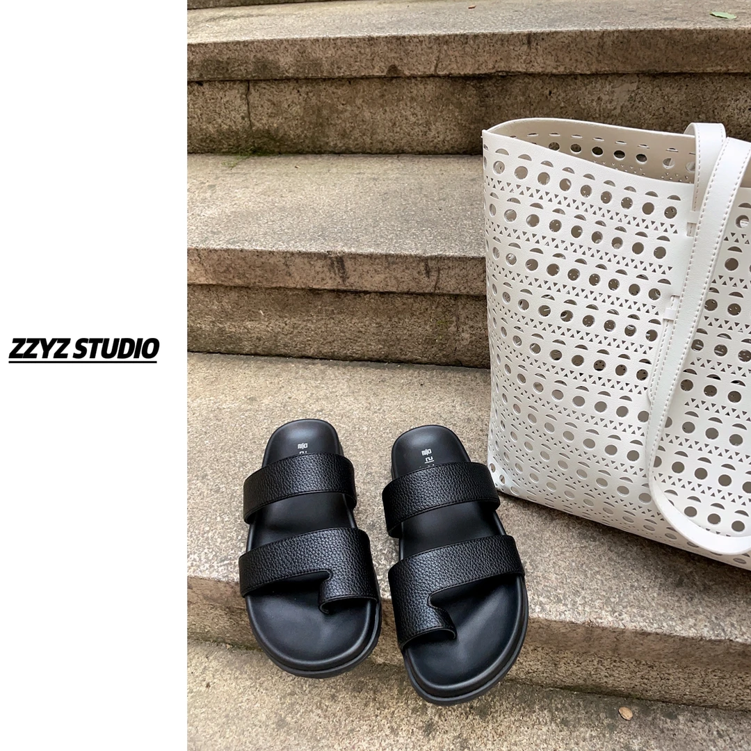 【ZZYZ】“row里row气”潮流时髦套趾休闲一字带百搭外穿软底凉拖鞋