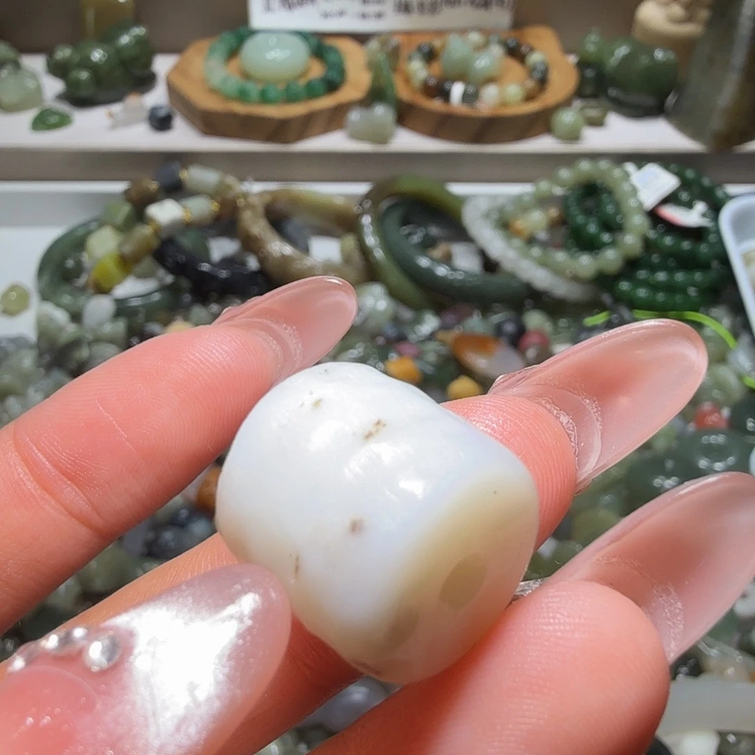 和田玉未镶嵌珠宝奇石