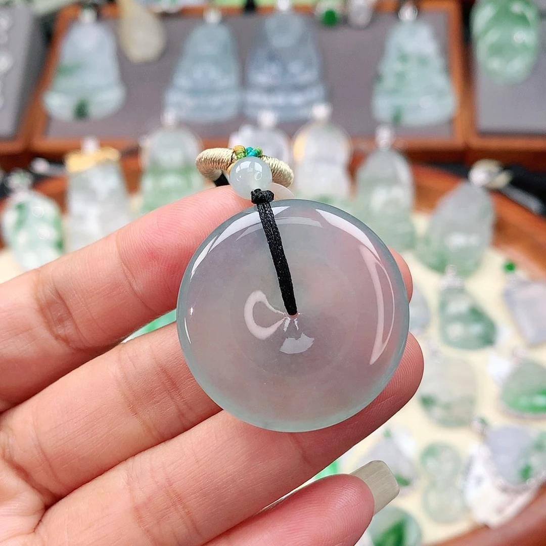 颈饰未镶嵌翡翠平安扣