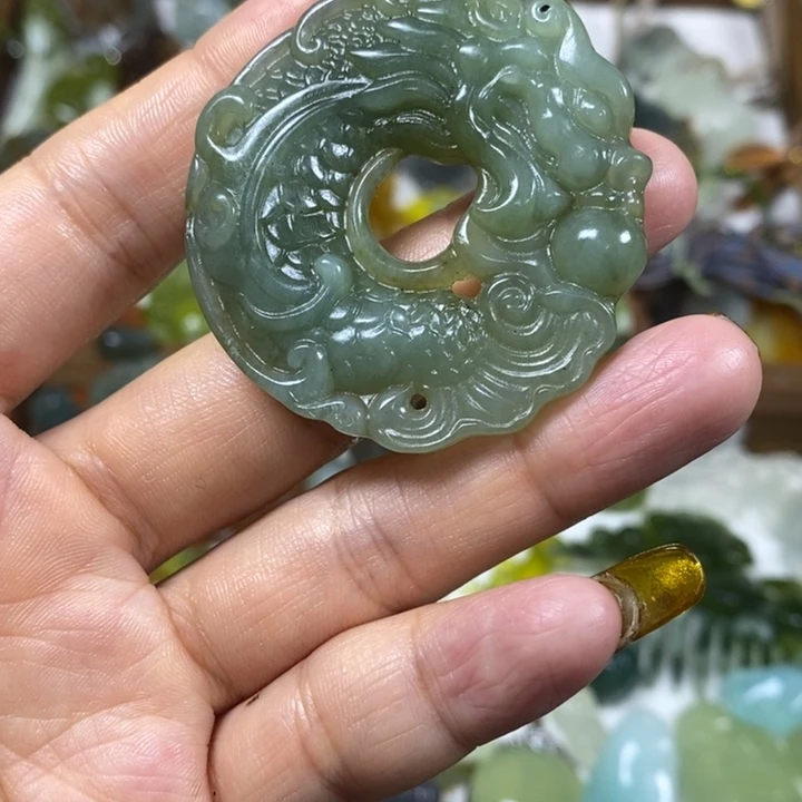 未镶嵌蛇纹石玉吊坠