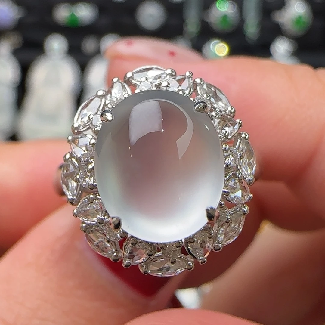 18K金镶嵌戒指翡翠天然翡翠