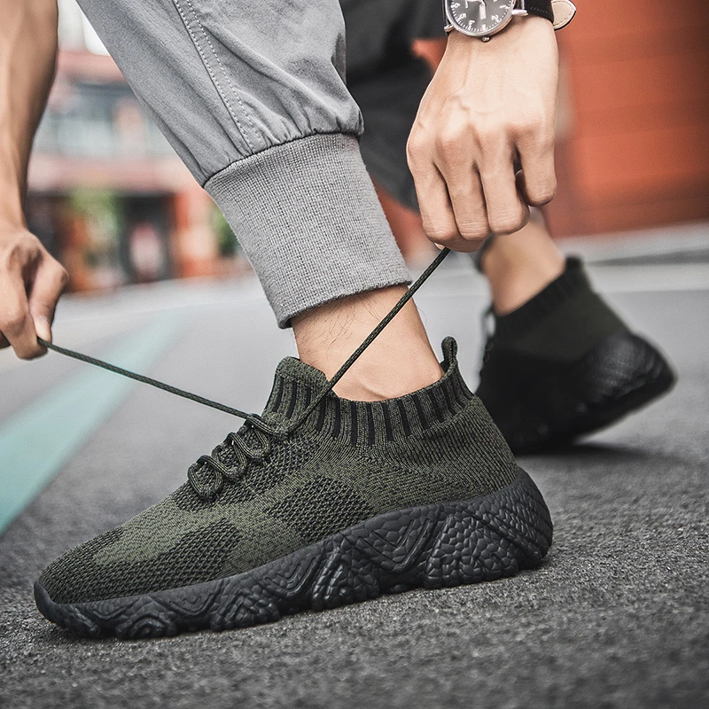 男鞋轻软飞织男鞋套脚弹力网面袜子运动休闲鞋男健步慢跑鞋轻便鞋