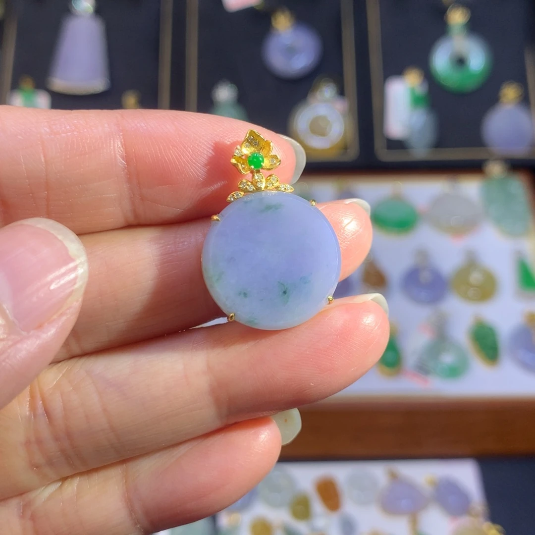 翡翠18K金镶嵌颈饰