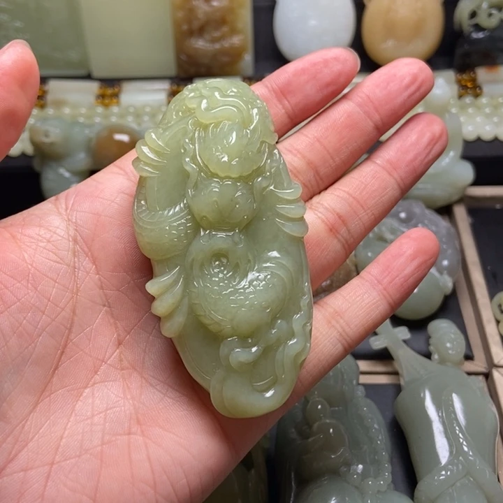 颈饰未镶嵌和田玉梵*