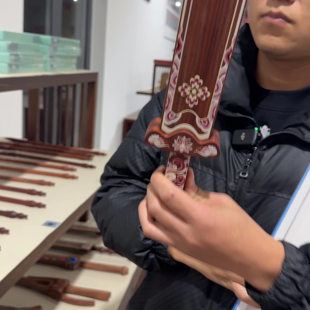 紫檀木类端景台血檀倚天剑