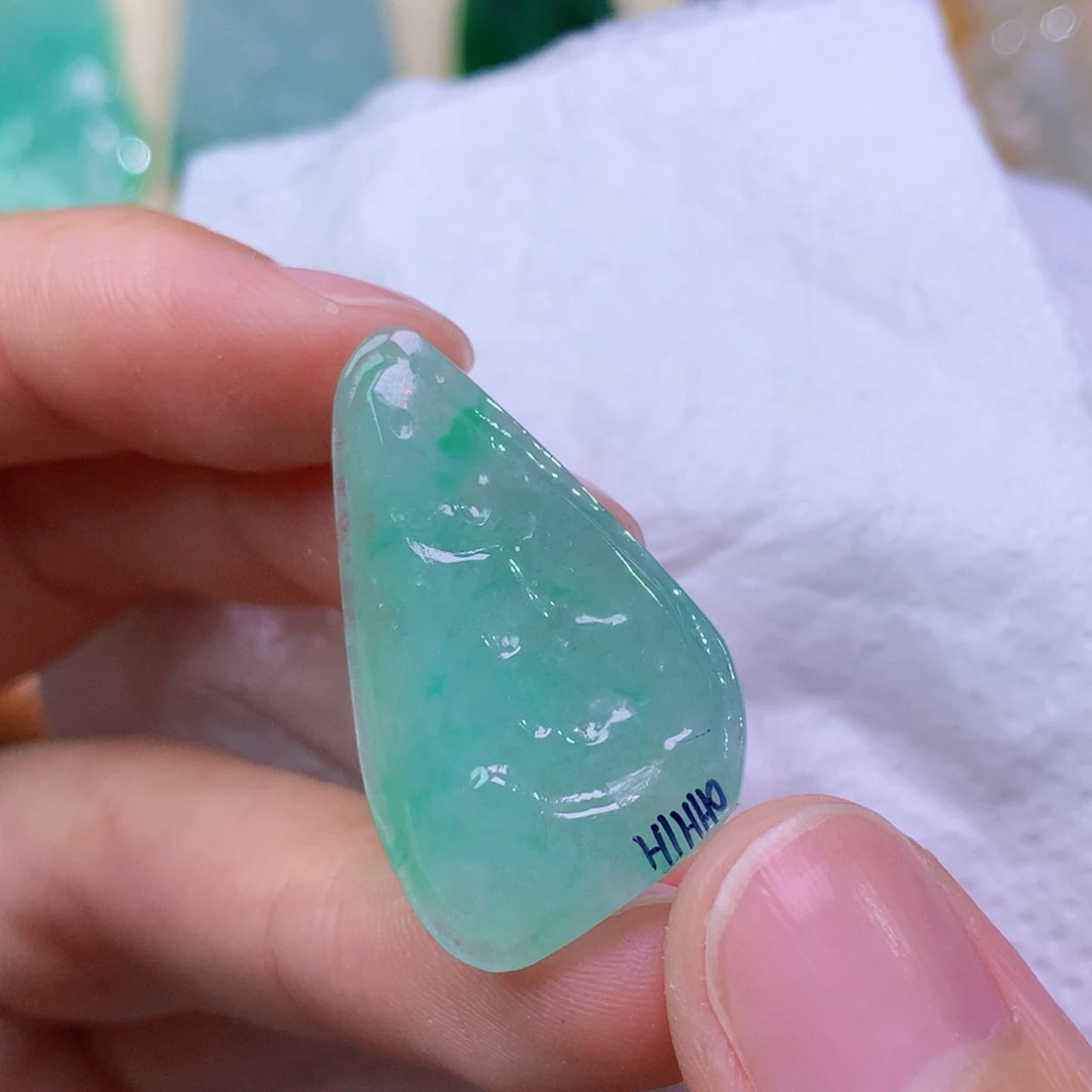 翡翠未镶嵌吊坠(不含链) 8948