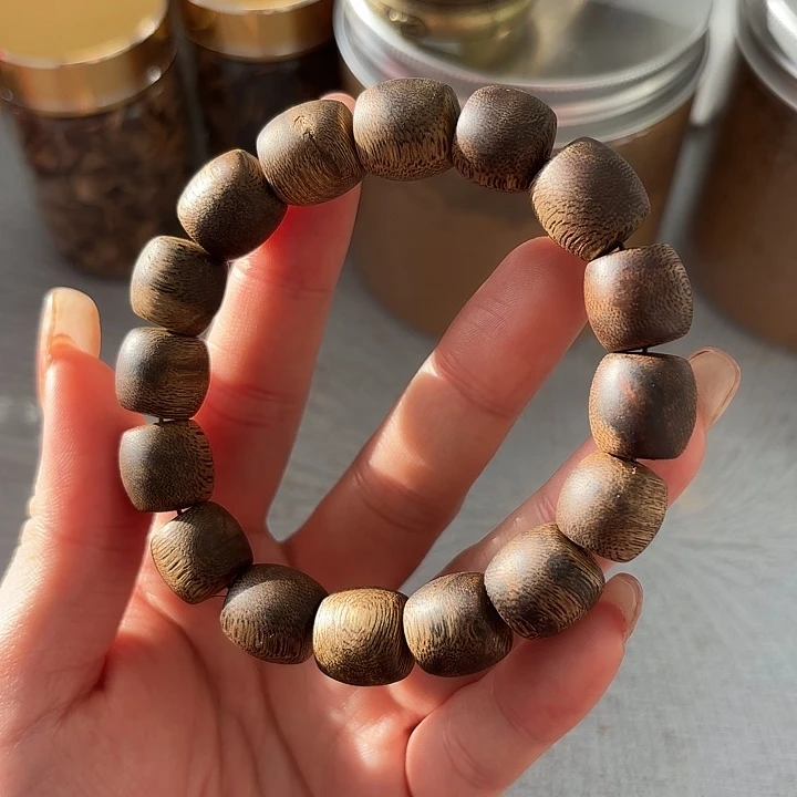 沉香木手串1.5鼓珠手串