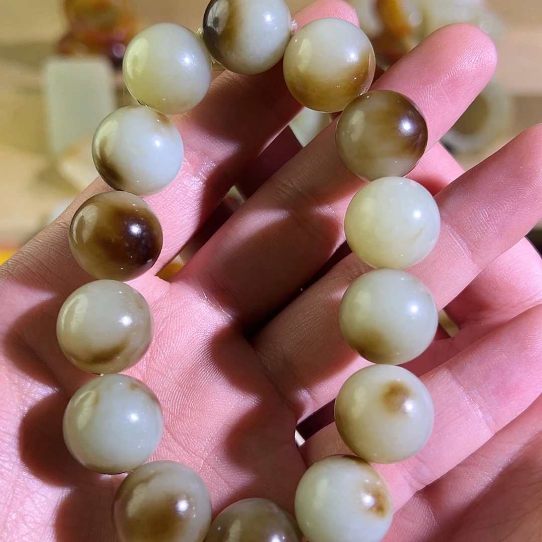 随***缘和田玉未镶嵌挂件