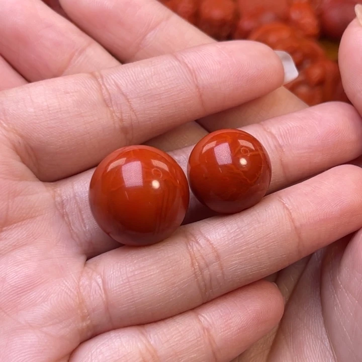 郡***贤未镶嵌川料瓦西圆珠南红玛瑙